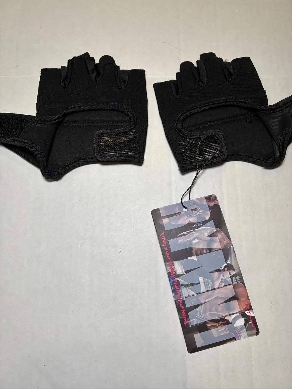 RYMNT 🟣 Minimal Workout Gloves in Black